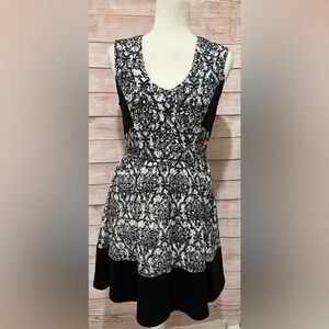 Buttons Black Lace Sleeveless Dress medium